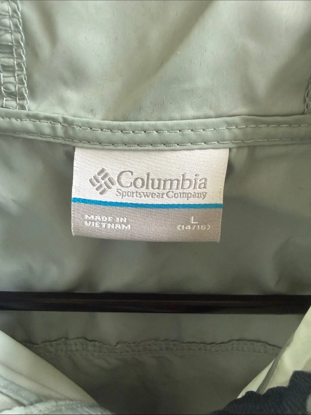 (348)Columbia Kids Hooded Raincoat in Sage Green with Navy Zip